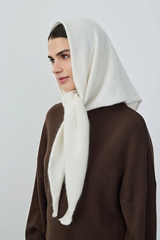 Косынка с ангорой, молочная